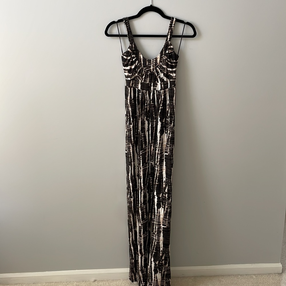 Floor length cotton dress by Tart. Size small. Pattern is tan, black and white.